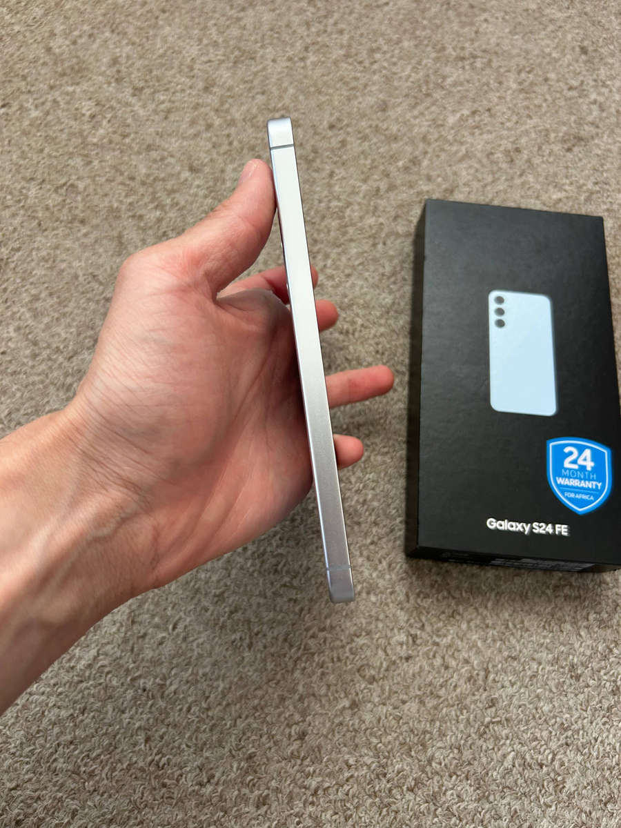Samsung S24 FE 256gb Dual sim 8gb ram with box Immaculate condition