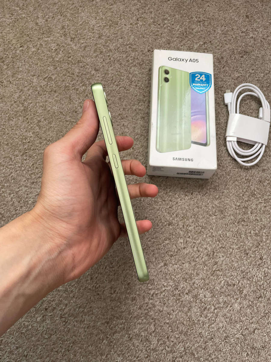Samsung Galaxy A05 64GB LTE Dual Sim with box and cable excellent condition- Light Green
