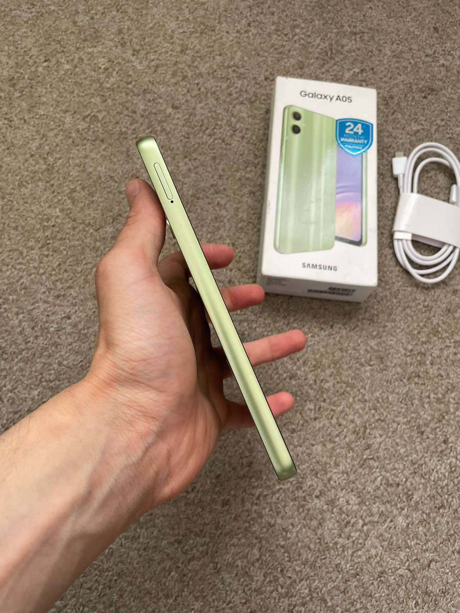 Samsung Galaxy A05 64GB LTE Dual Sim with box and cable excellent condition- Light Green