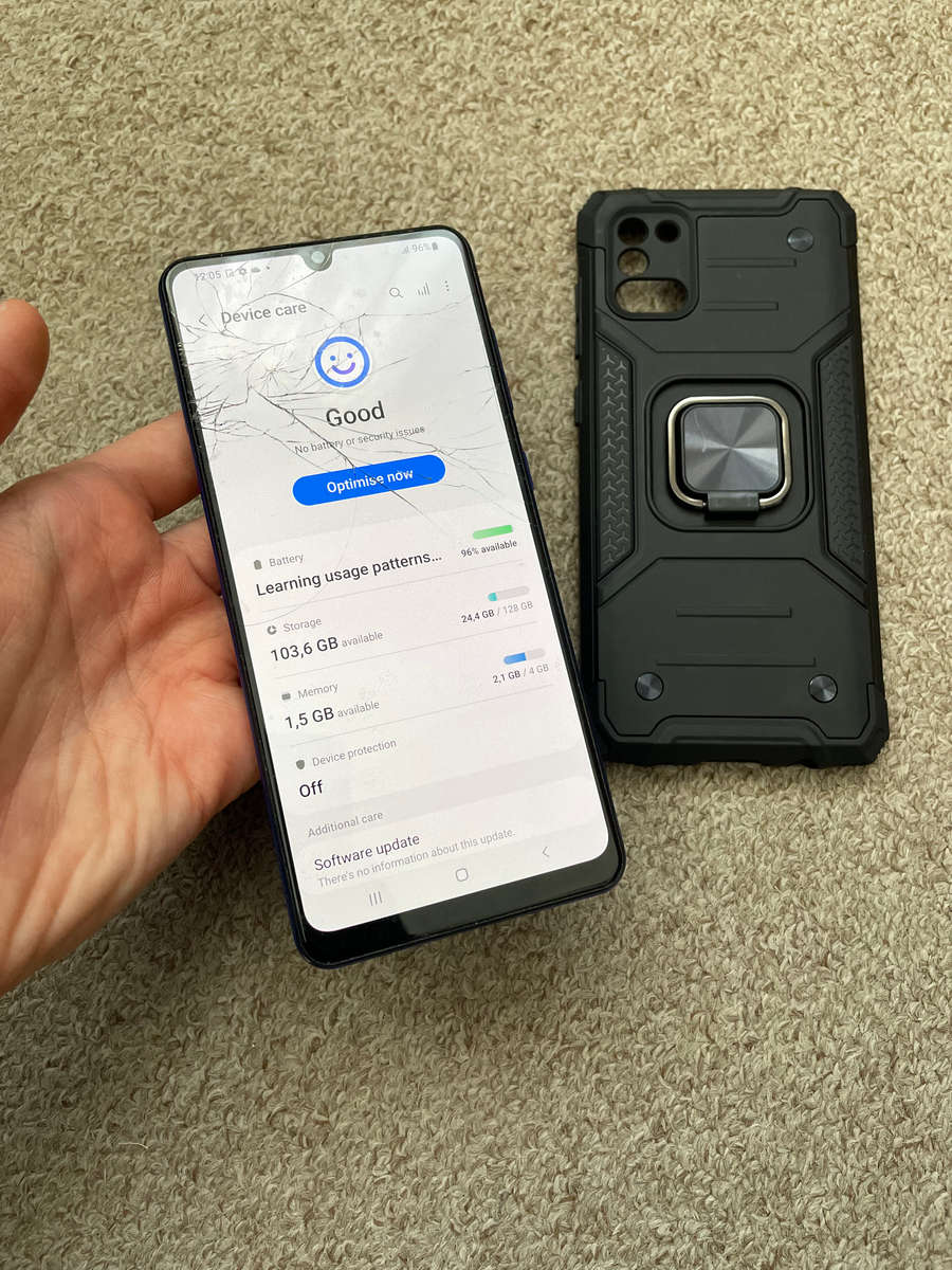 Samsung A31 128gb 4gb ram Dual Sim with cover cracked screen