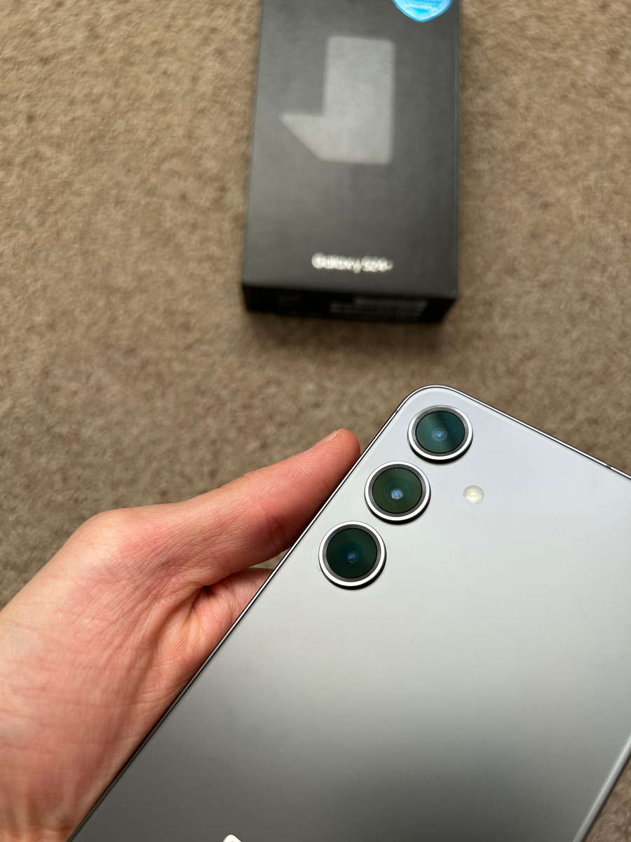 Samsung S24 Plus 256gb Dual sim Immaculate condition like brand new open box