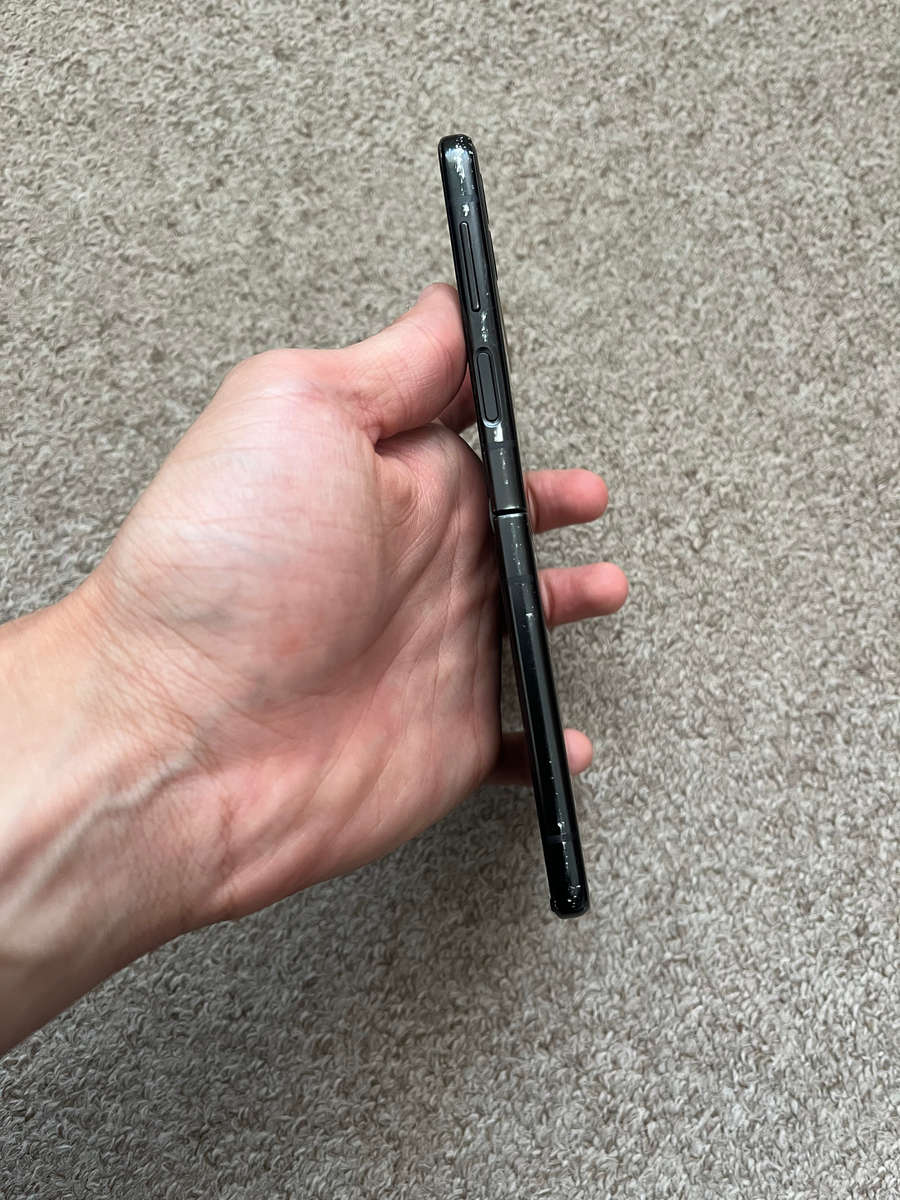 Samsung Z flip 3 5G 256gb 8gb ram with 4 green lines on screen works perfectly