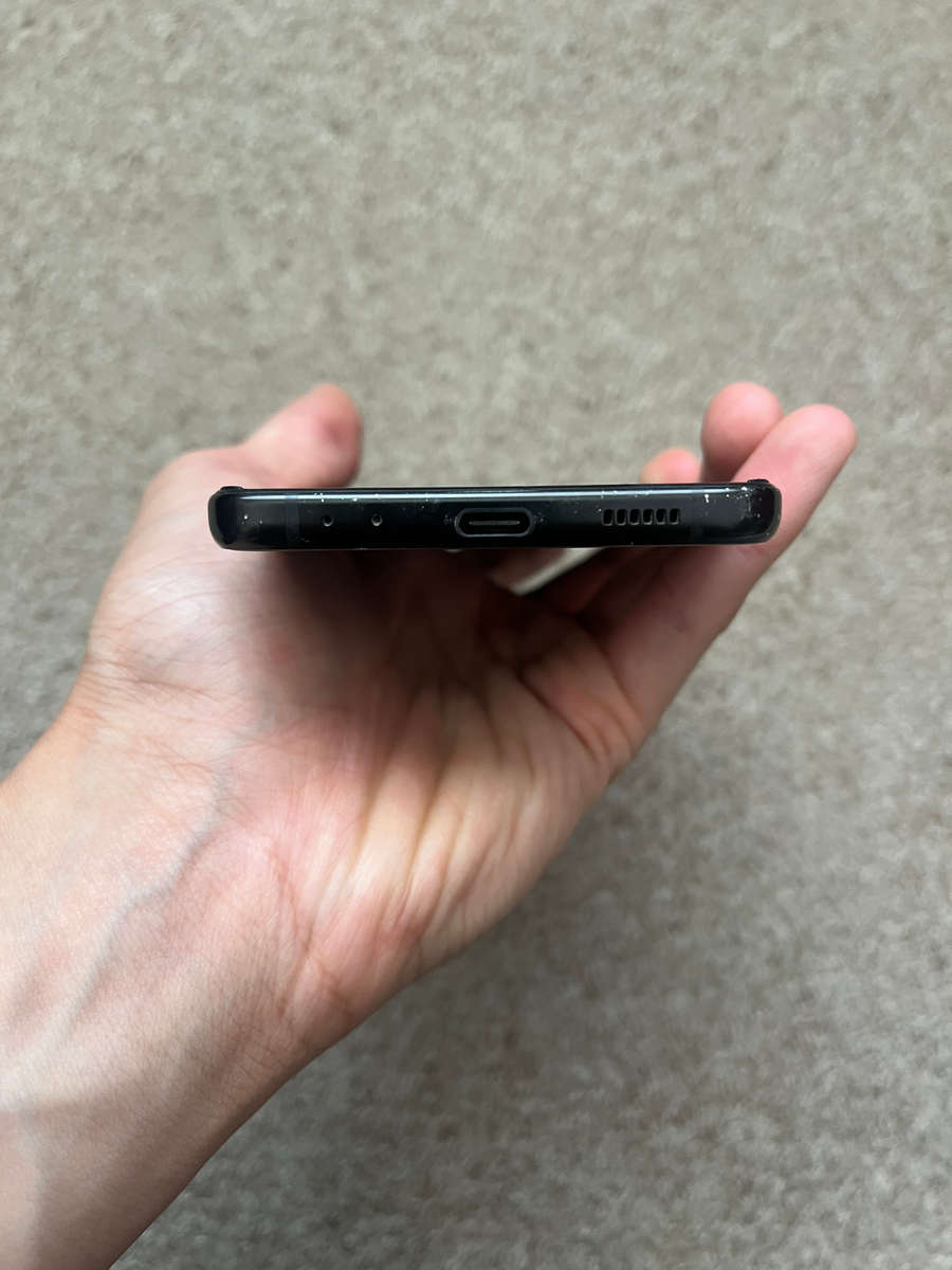 Samsung Z flip 3 5G 256gb 8gb ram with 4 green lines on screen works perfectly