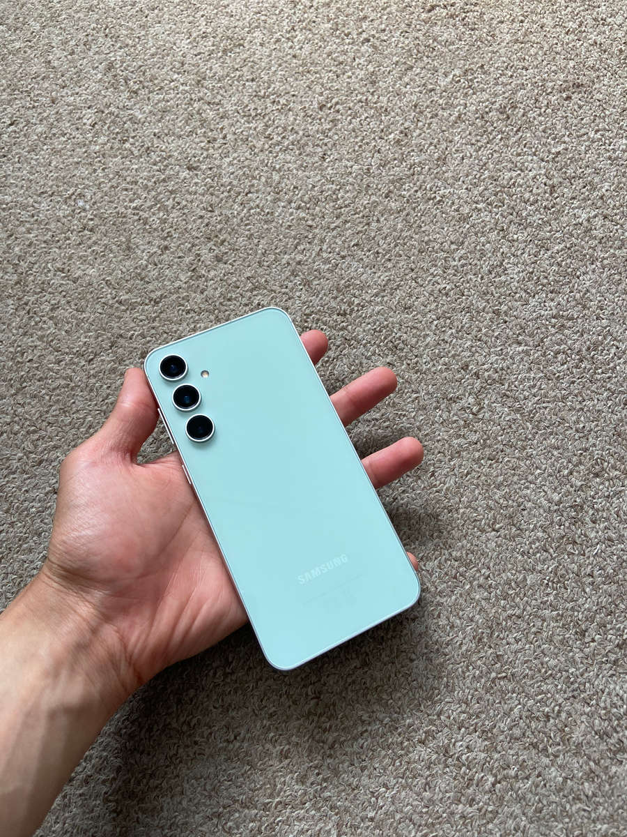 Samsung S23 FE 5G 256gb 8gb ram Excellent condition