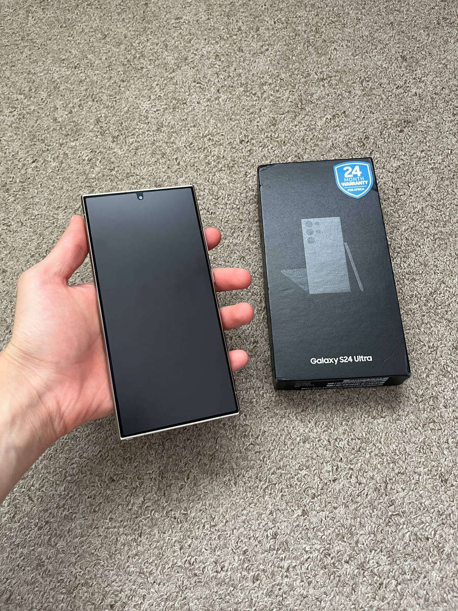 Samsung S24 Ultra 256gb 12gb ram Dual sim Good condition with box