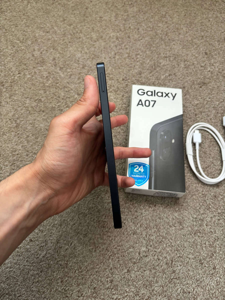 Samsung Galaxy A07 128GB LTE Dual Sim Immaculate condition, like new with box and cable - Black