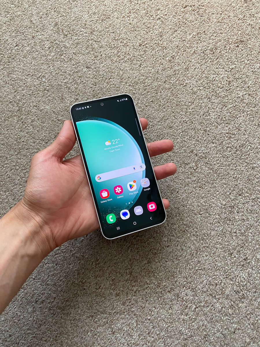 Samsung S23 FE 5G 256gb 8gb ram Excellent condition