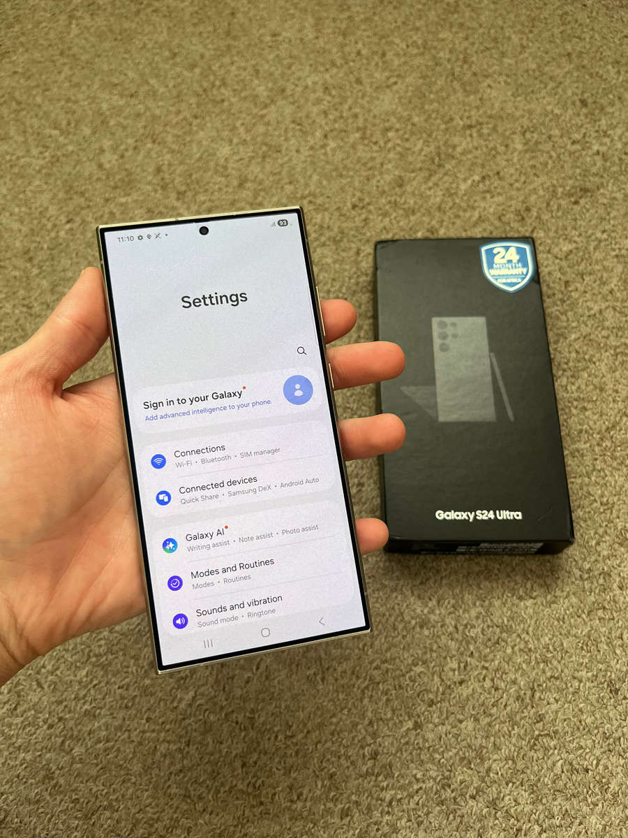 Samsung S24 Ultra 256gb 12gb ram Dual sim Good condition with box