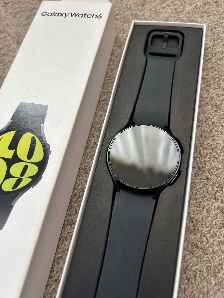 Samsung Watch 6 44mm LTE with box and charger
