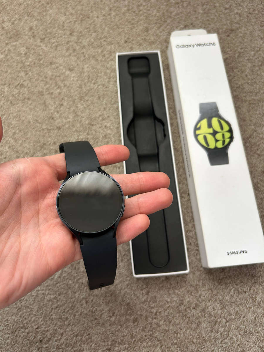 Samsung Watch 6 44mm LTE with box and charger