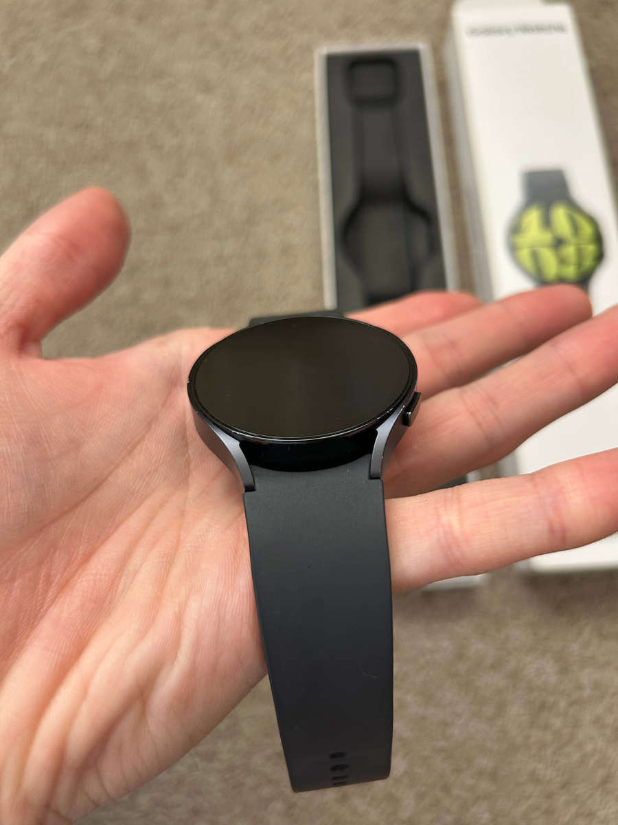 Samsung Watch 6 44mm LTE with box and charger