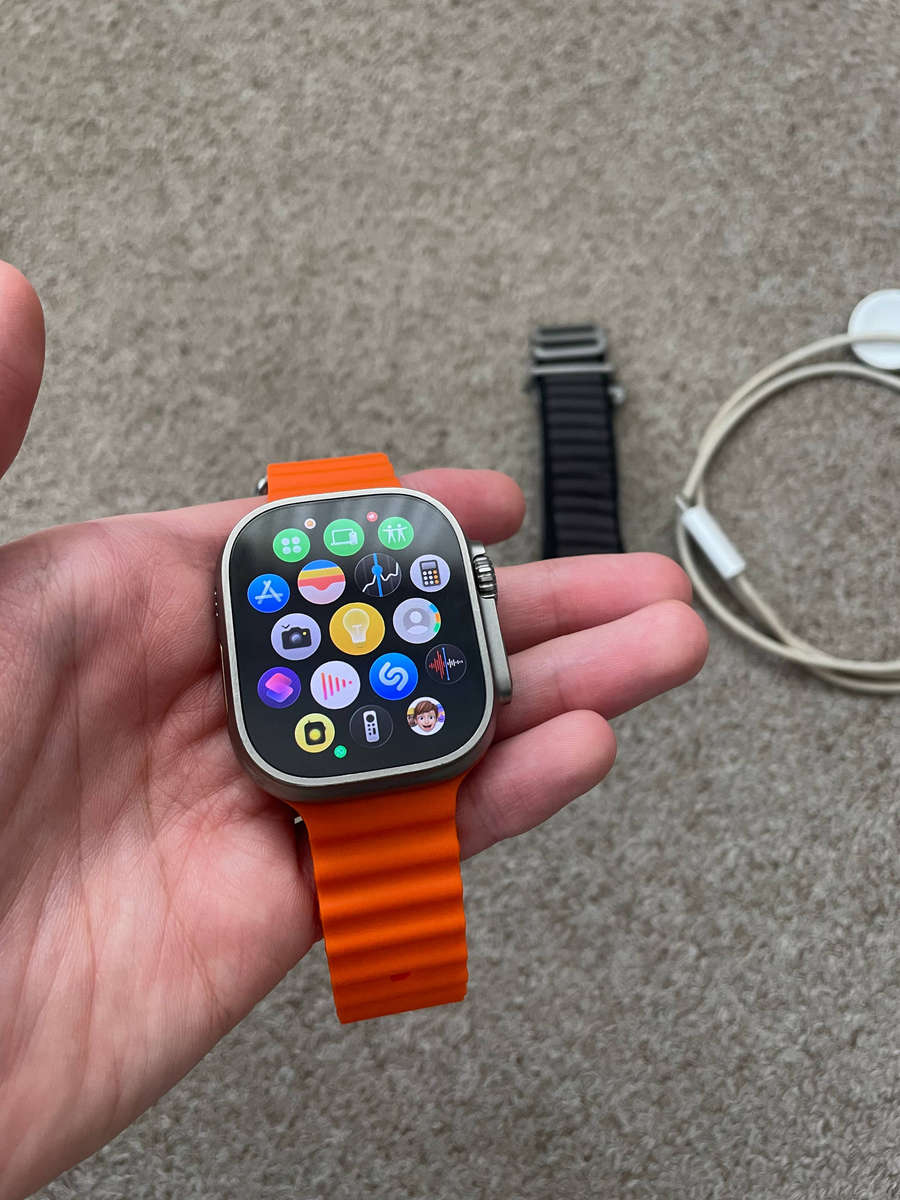 Apple Watch Ultra 1st gen GPS+Cellular 49mm Titanium Case Excellent condition with charger