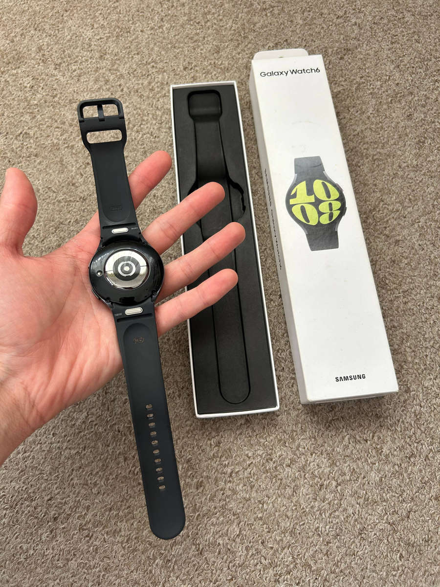 Samsung Watch 6 44mm LTE with box and charger