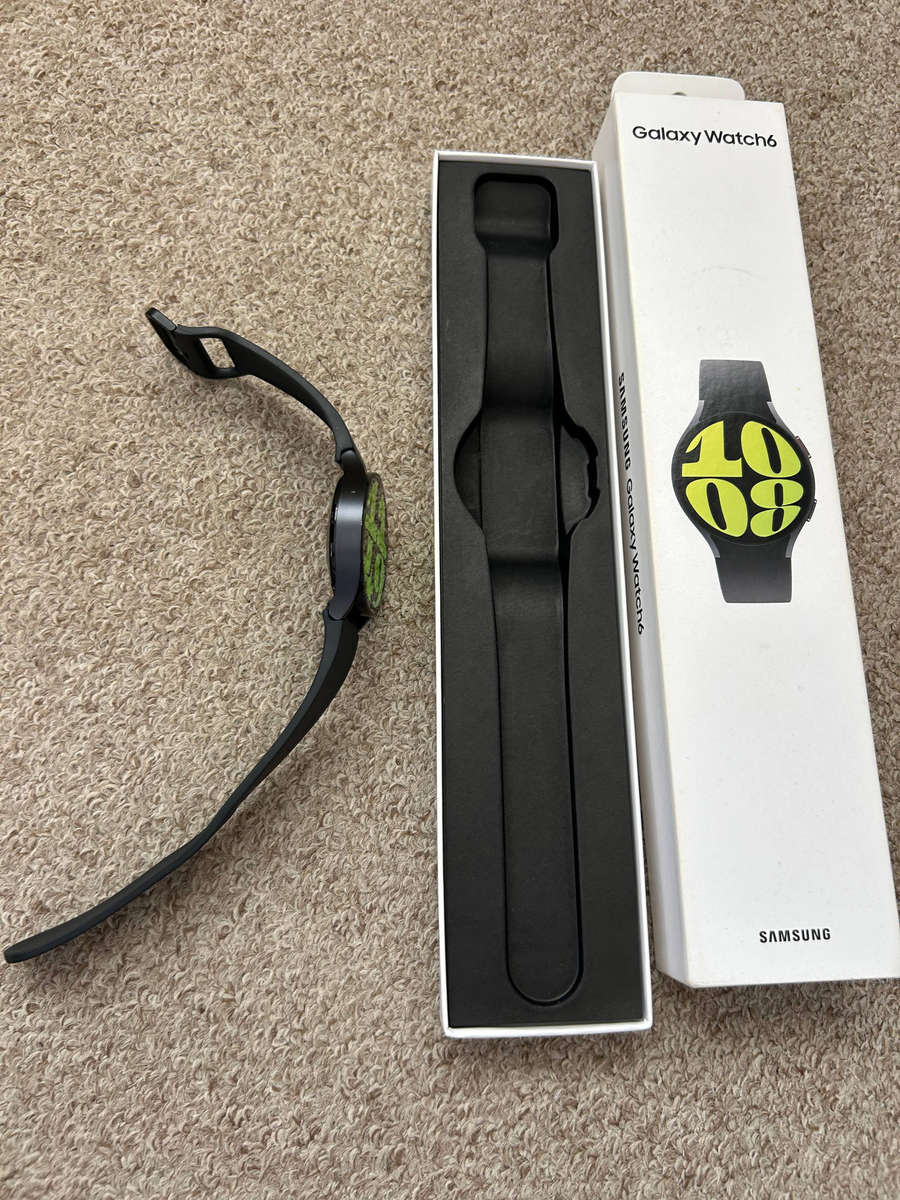 Samsung Watch 6 44mm LTE with box and charger