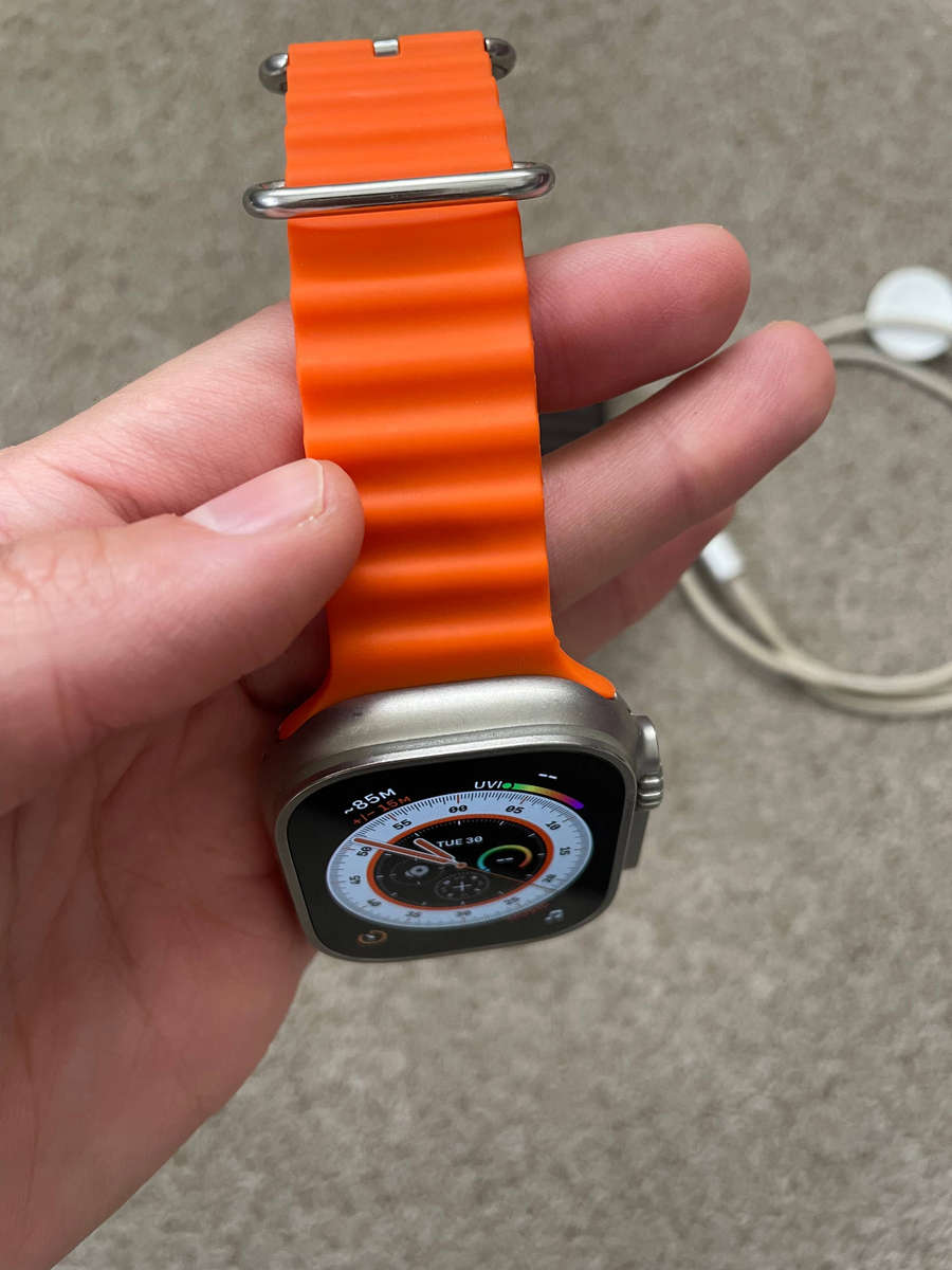 Apple Watch Ultra 1st gen GPS+Cellular 49mm Titanium Case Excellent condition with charger