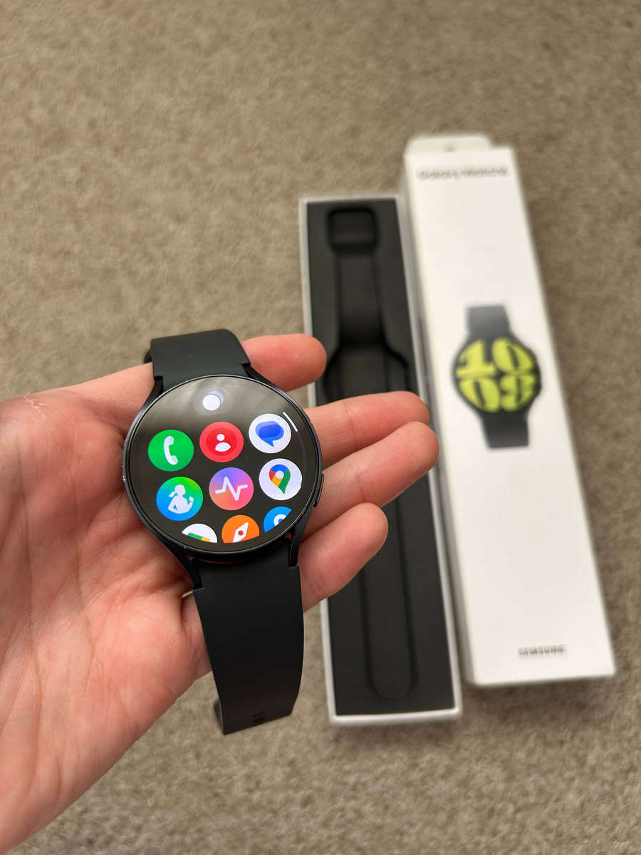 Samsung Watch 6 44mm LTE with box and charger