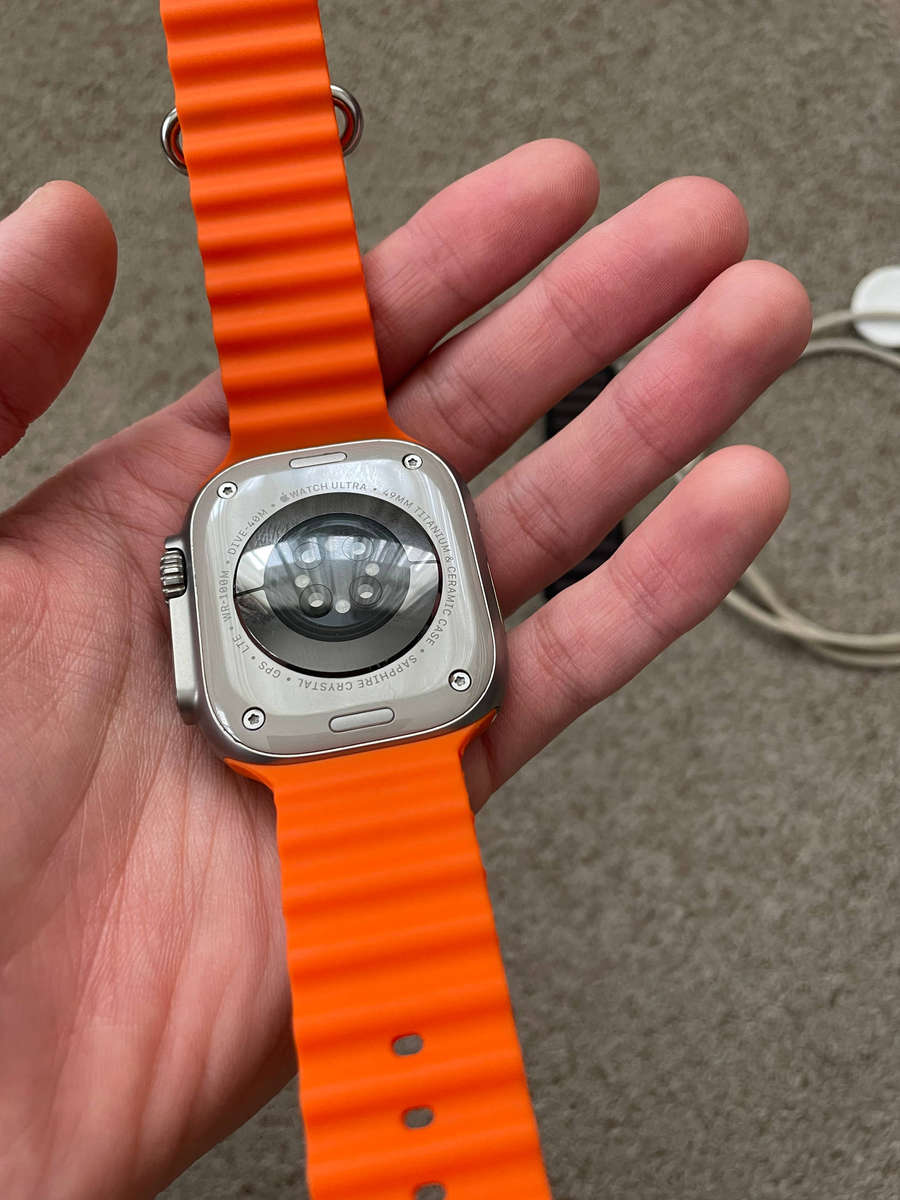 Apple Watch Ultra 1st gen GPS+Cellular 49mm Titanium Case Excellent condition with charger