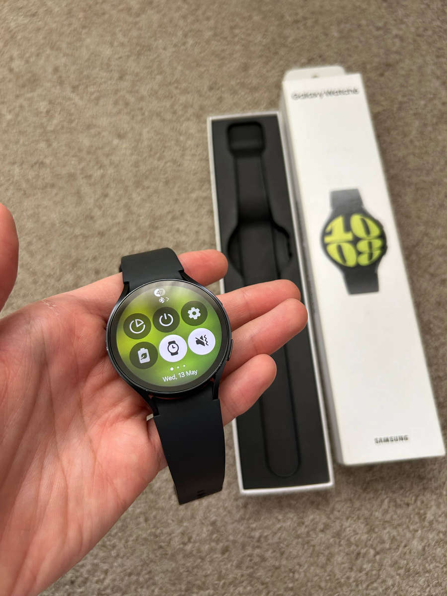 Samsung Watch 6 44mm LTE with box and charger