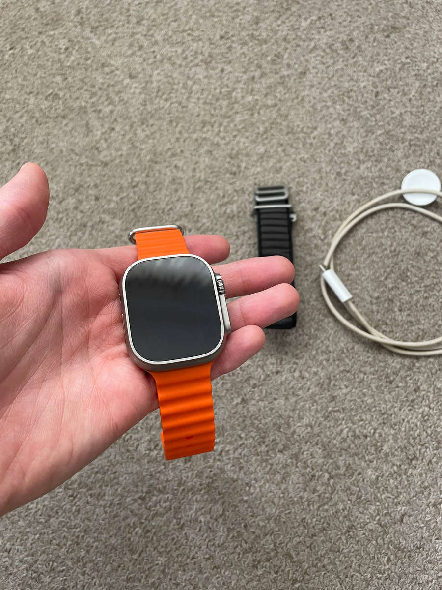 Apple Watch Ultra 1st gen GPS+Cellular 49mm Titanium Case Excellent condition with charger