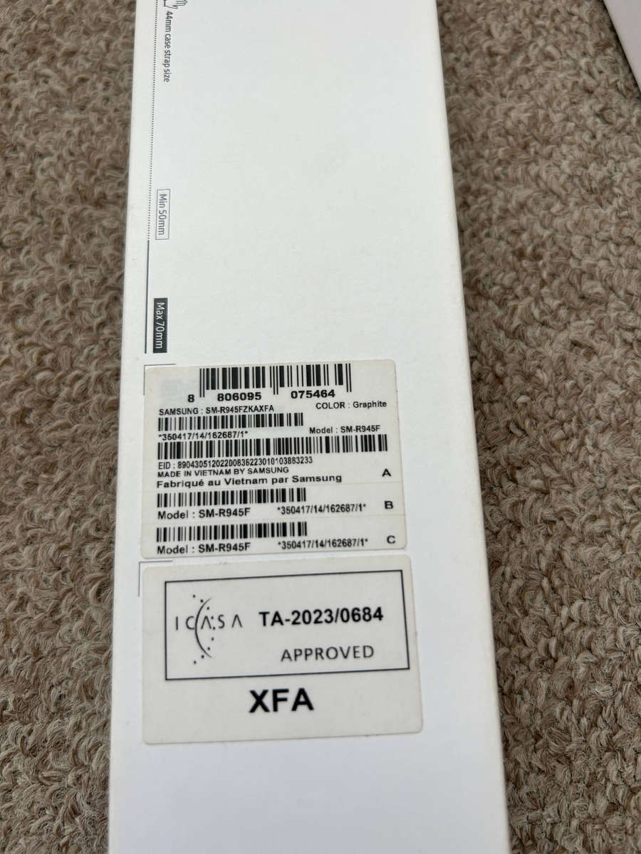 Samsung Watch 6 44mm LTE with box and charger