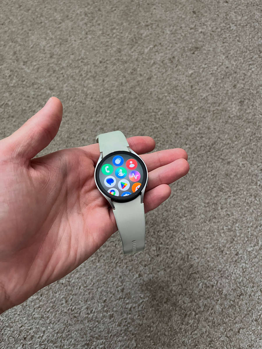 Samsung Watch 6 LTE with charger 40mm