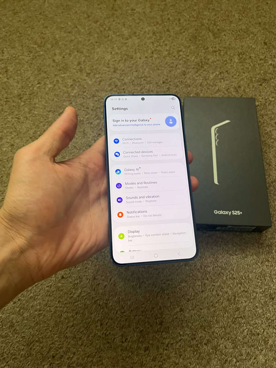 Samsung S25 Plus 5G 256gb 12gb ram Dual sim with box excellent condition