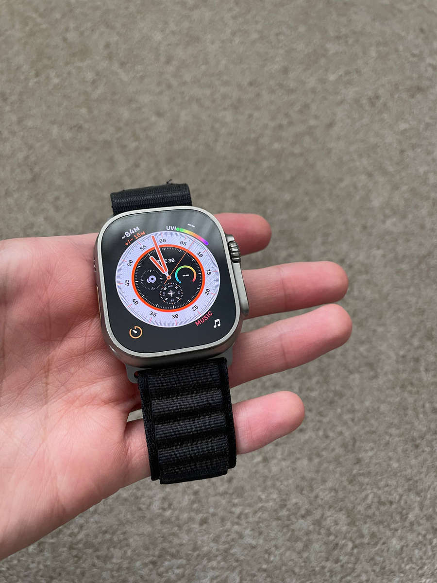 Apple Watch Ultra 1st gen GPS+Cellular 49mm Titanium Case Excellent condition with charger