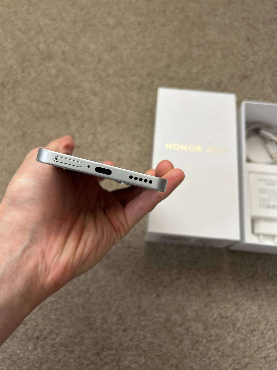 HONOR 400 5G 512GB Dual Sim - Meteor Silver good condition with box and 100W charger