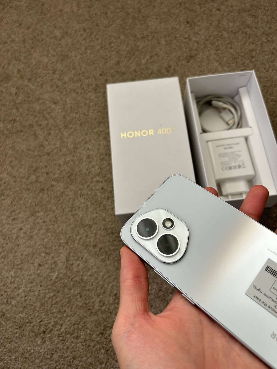 HONOR 400 5G 512GB Dual Sim - Meteor Silver good condition with box and 100W charger