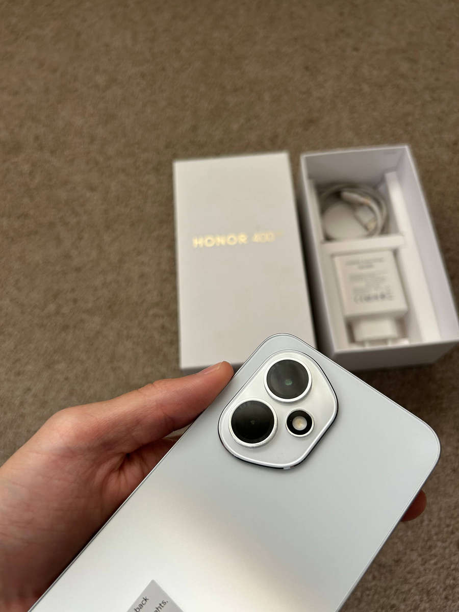 HONOR 400 5G 512GB Dual Sim - Meteor Silver good condition with box and 100W charger