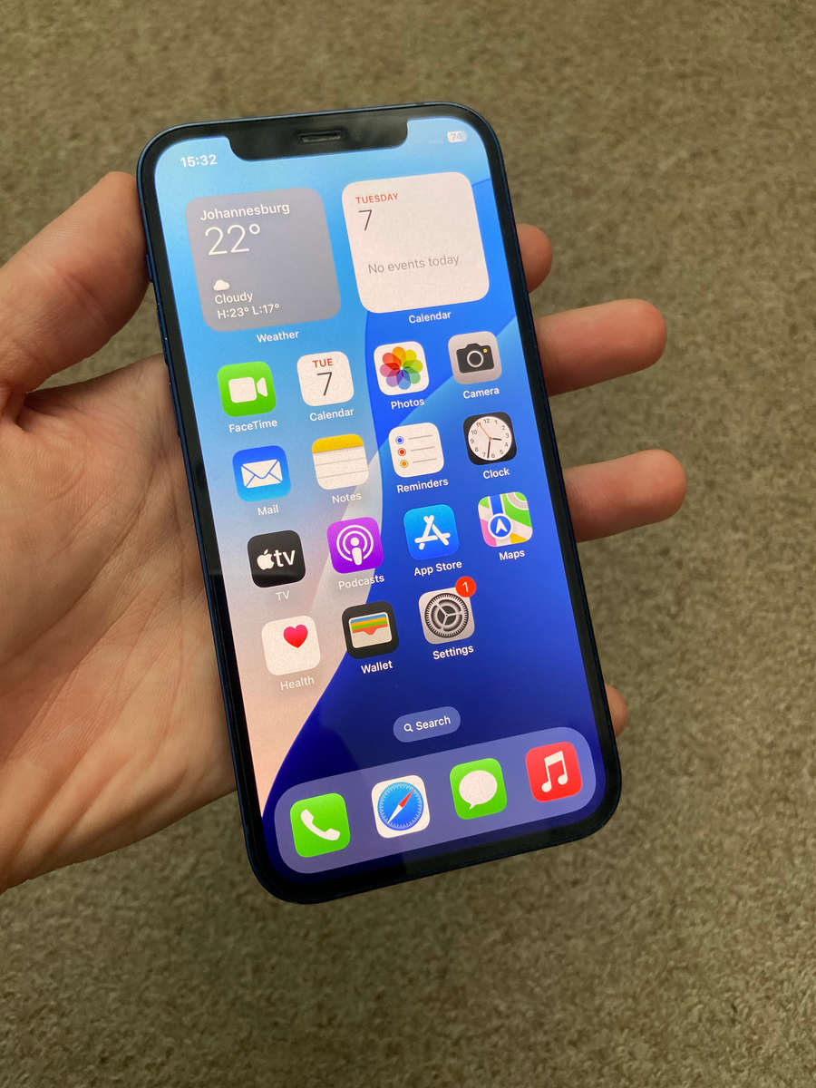 iPhone 12 64gb Dual sim good condition