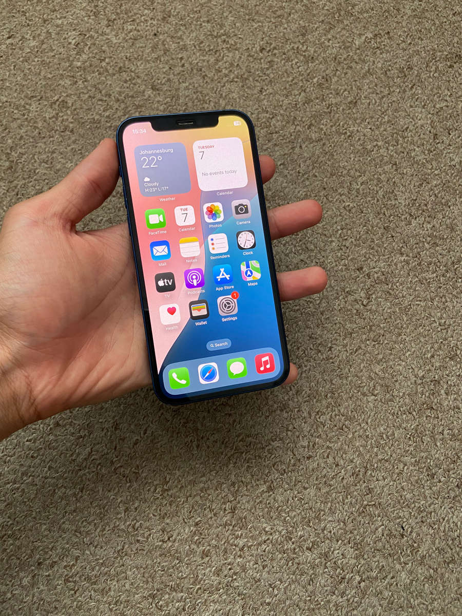 iPhone 12 64gb Dual sim good condition