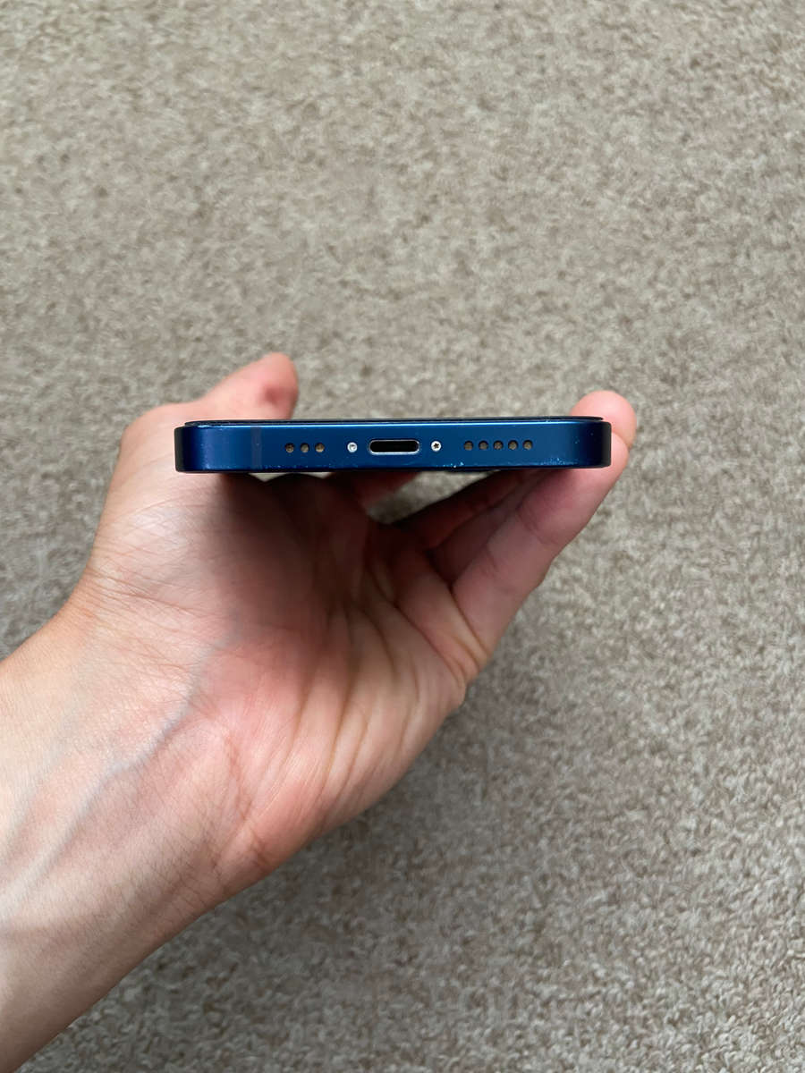 iPhone 12 64gb Dual sim good condition