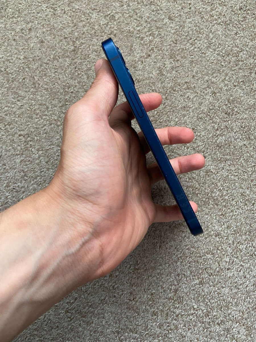 iPhone 12 64gb Dual sim good condition