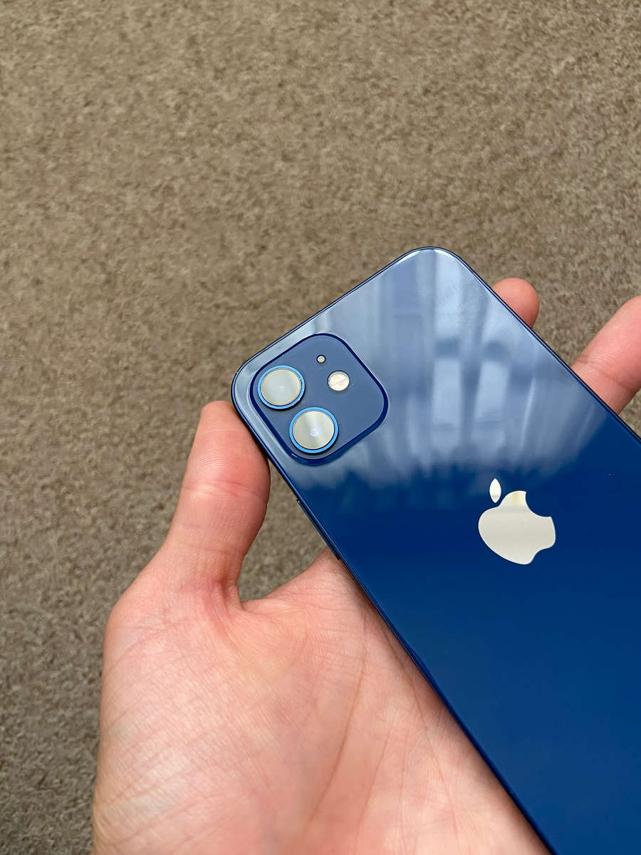 iPhone 12 64gb Dual sim good condition