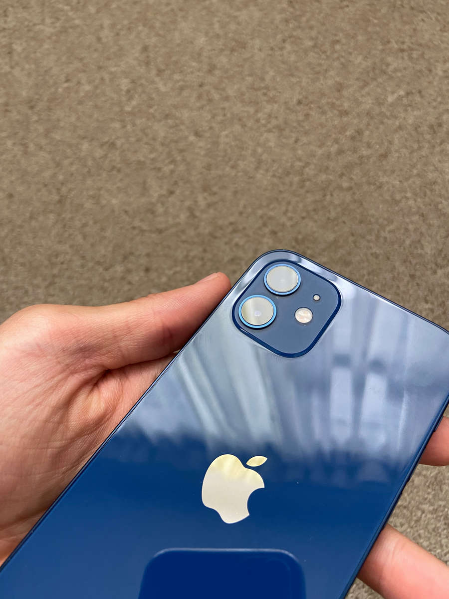 iPhone 12 64gb Dual sim good condition