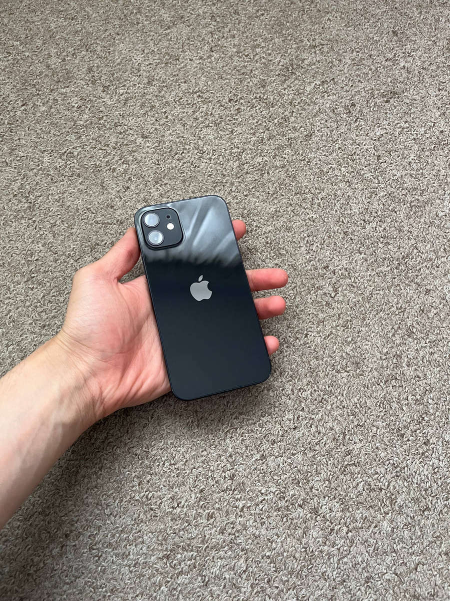 iPhone 12 64gb Dual sim good condition