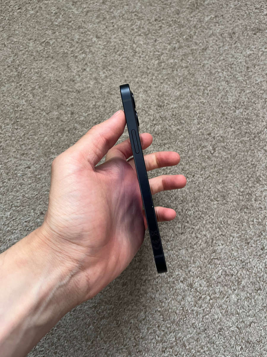 iPhone 12 64gb Dual sim good condition