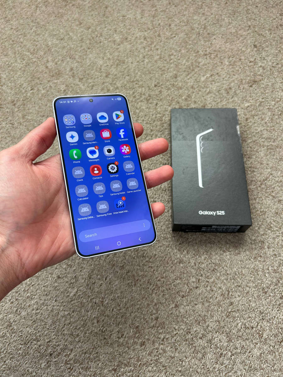 Samsung S25 5G 128gb 12gb ram Dual sim with box and cable Immaculate condition - icy blue