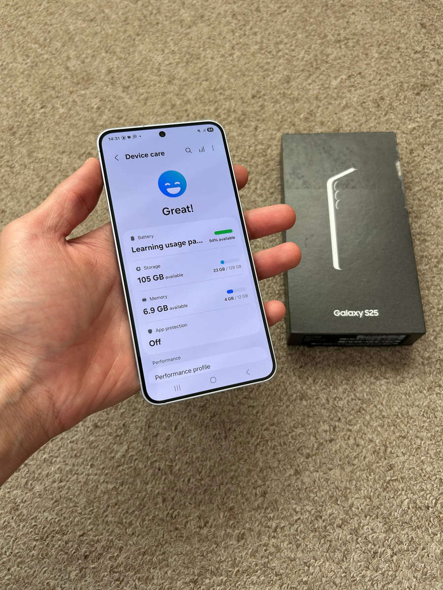 Samsung S25 5G 128gb 12gb ram Dual sim with box and cable Immaculate condition - icy blue