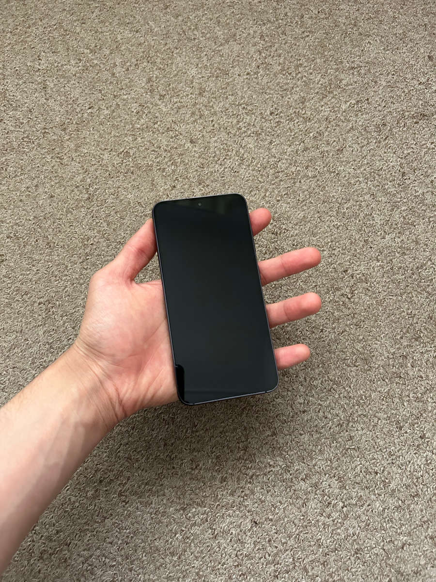 Samsung S23 256gb Dual sim 8gb ram Excellent condition with stickers still on