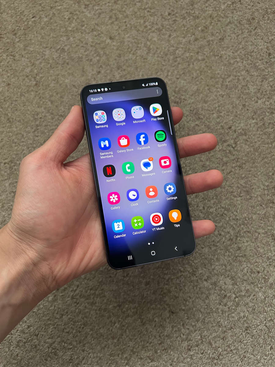 Samsung S23 256gb Dual sim 8gb ram Excellent condition with stickers still on