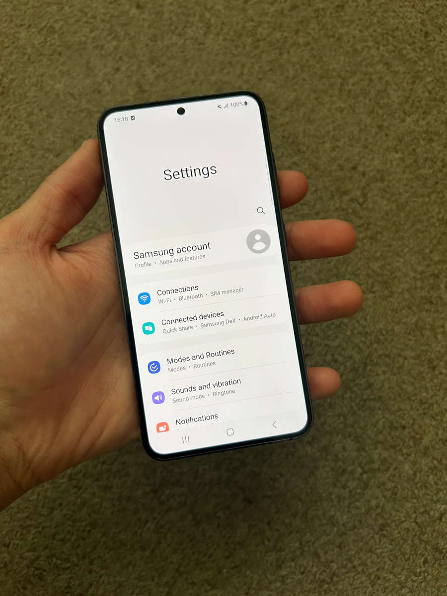 Samsung S23 256gb Dual sim 8gb ram Excellent condition with stickers still on