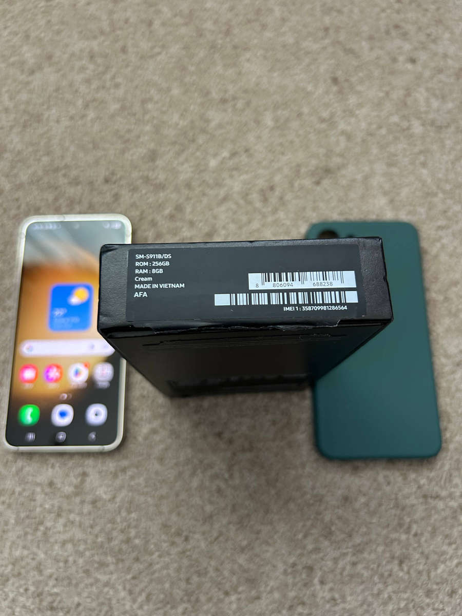 Samsung S23 256gb Dual sim 8gb ram Excellent condition with box and cover