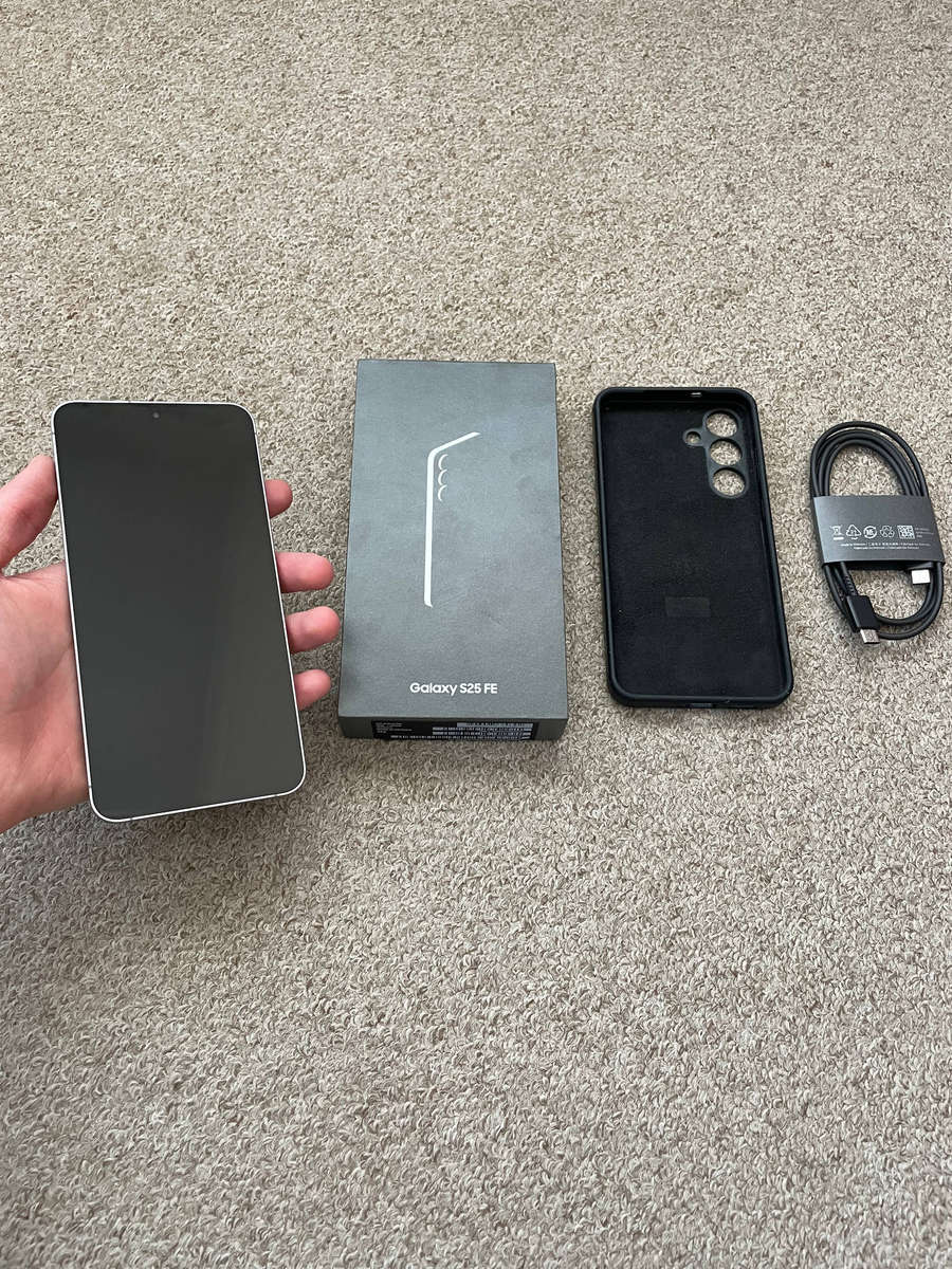 Samsung Galaxy S25 FE 5G 256GB Dual Sim excellent condition with box and cable - read description