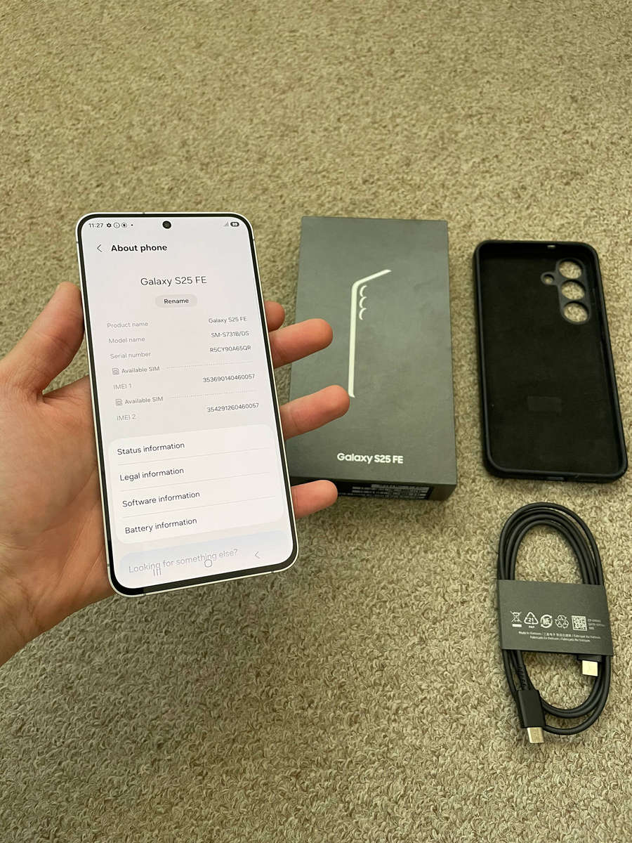 Samsung Galaxy S25 FE 5G 256GB Dual Sim excellent condition with box and cable - read description