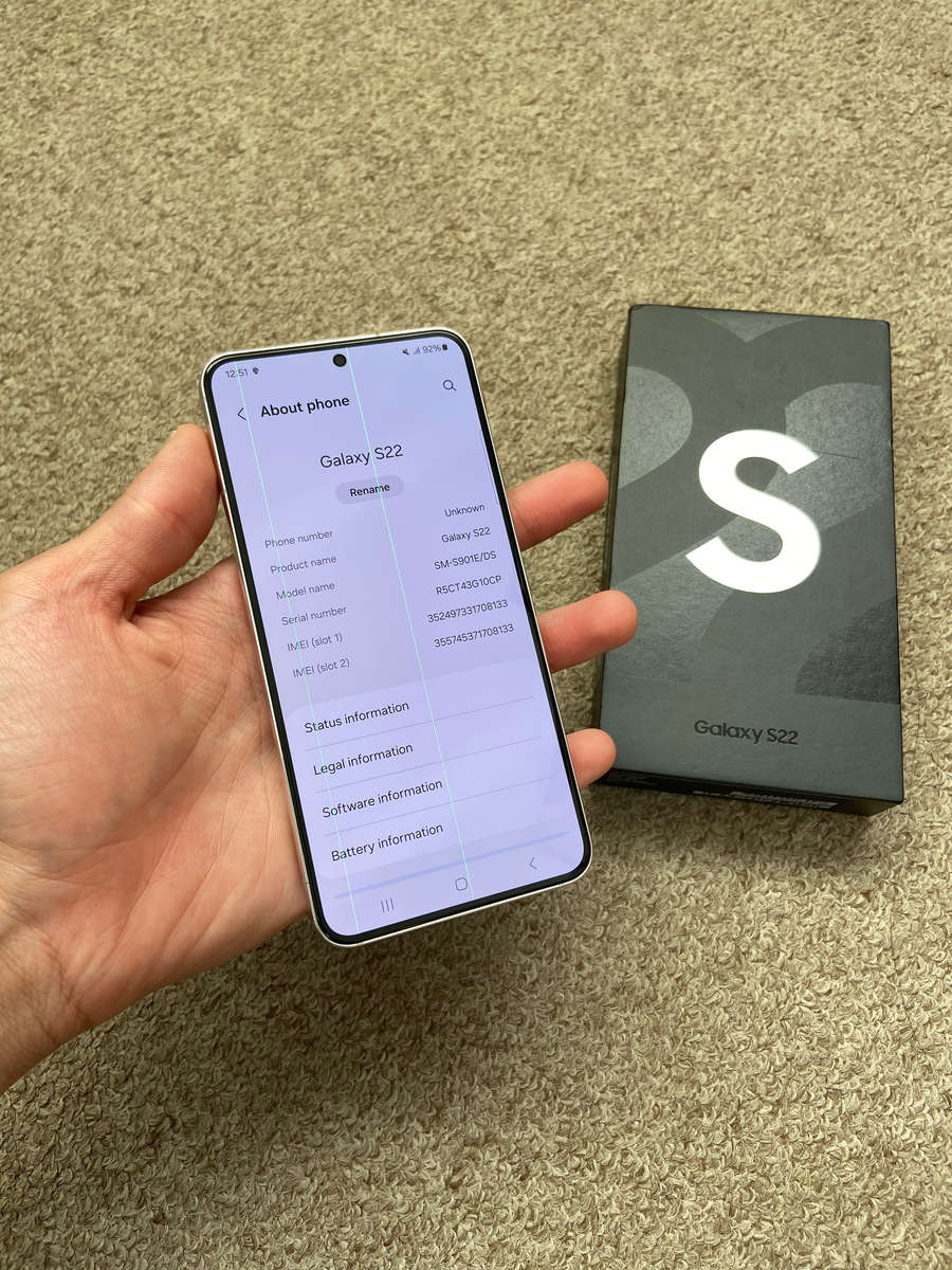 Samsung S22 5G 256gb Dual SIM with box and 2 green lines on screen