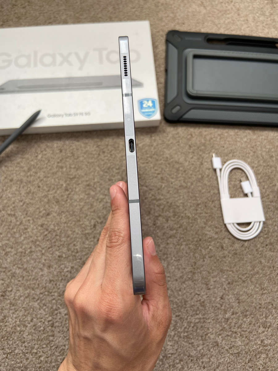 Samsung Galaxy Tab S9 FE 5G (X516) 10.9" 128GB Tablet in Immaculate condition with stickers still on