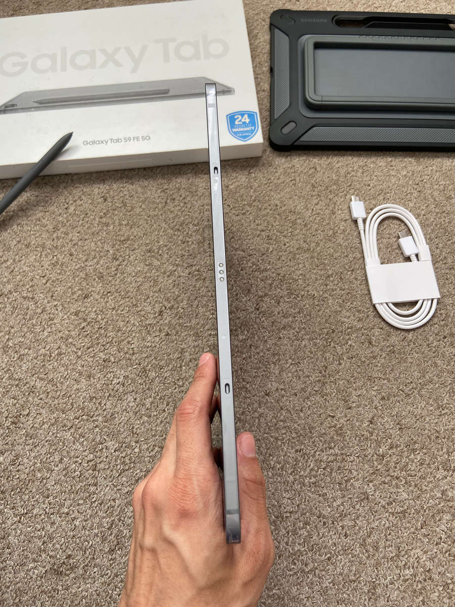 Samsung Galaxy Tab S9 FE 5G (X516) 10.9" 128GB Tablet in Immaculate condition with stickers still on