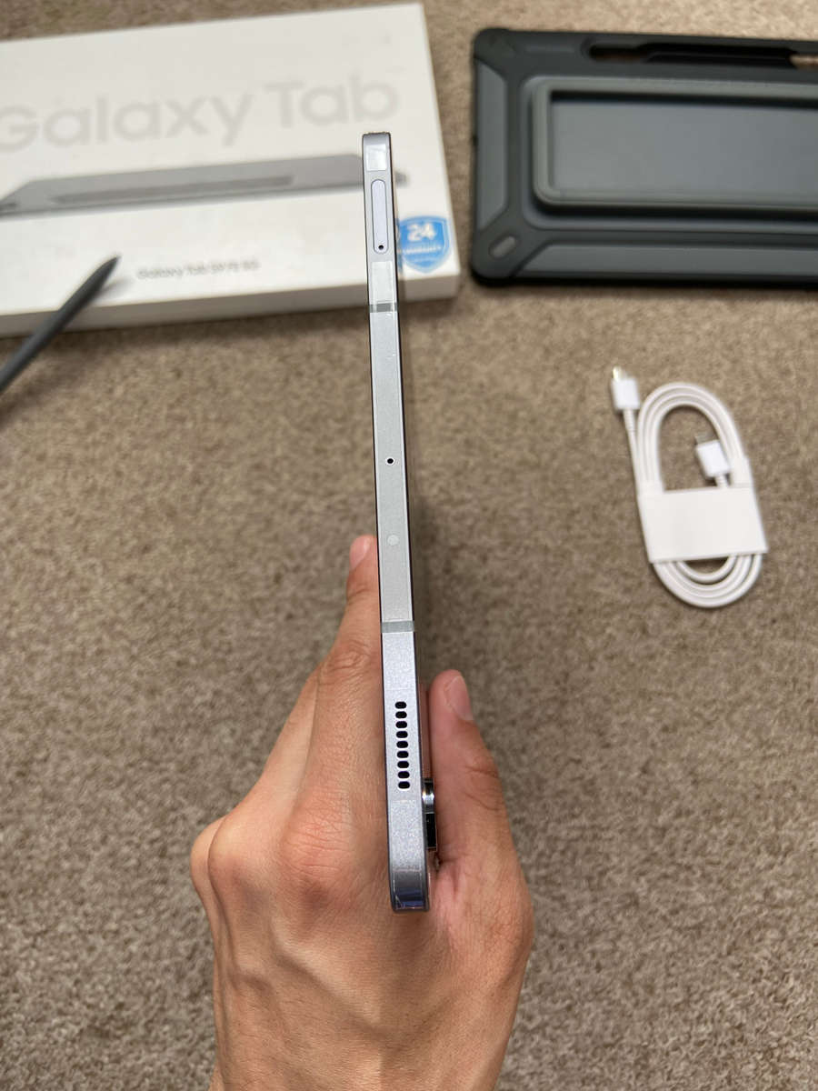 Samsung Galaxy Tab S9 FE 5G (X516) 10.9" 128GB Tablet in Immaculate condition with stickers still on